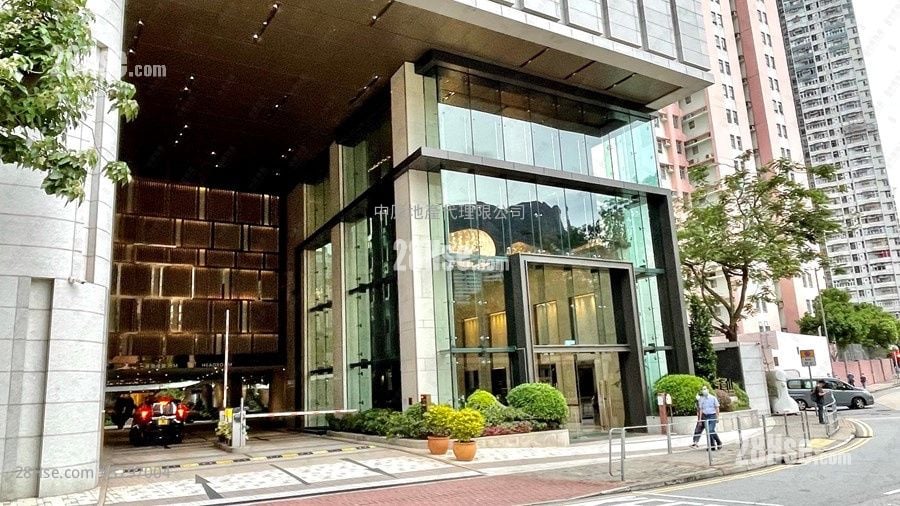 现崇山 售盘 4 房 975 平方尺