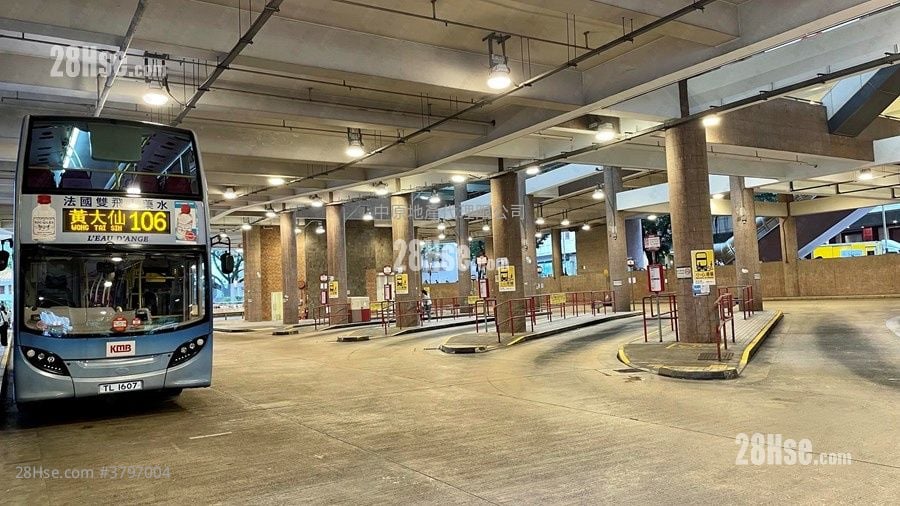 现崇山 售盘 4 房 975 平方尺