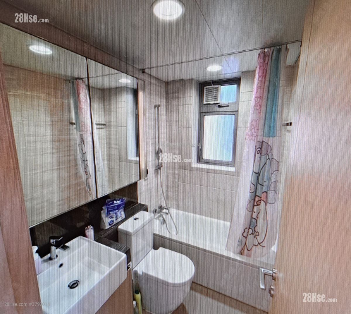 Parc City Rental 2 Bedrooms , 1 Bathroom 533 ft²