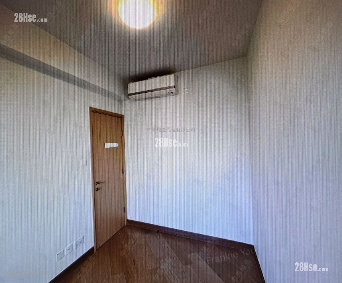 Parc City Rental 2 Bedrooms , 1 Bathroom 533 ft²