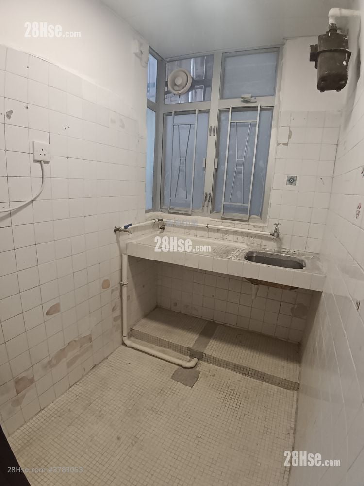 Lok Sing Centre Rental 2 Bedrooms , 1 Bathroom 343 ft²