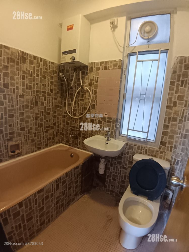 Lok Sing Centre Rental 2 Bedrooms , 1 Bathroom 343 ft²