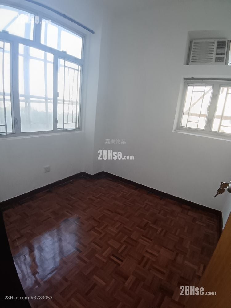 Lok Sing Centre Rental 2 Bedrooms , 1 Bathroom 343 ft²