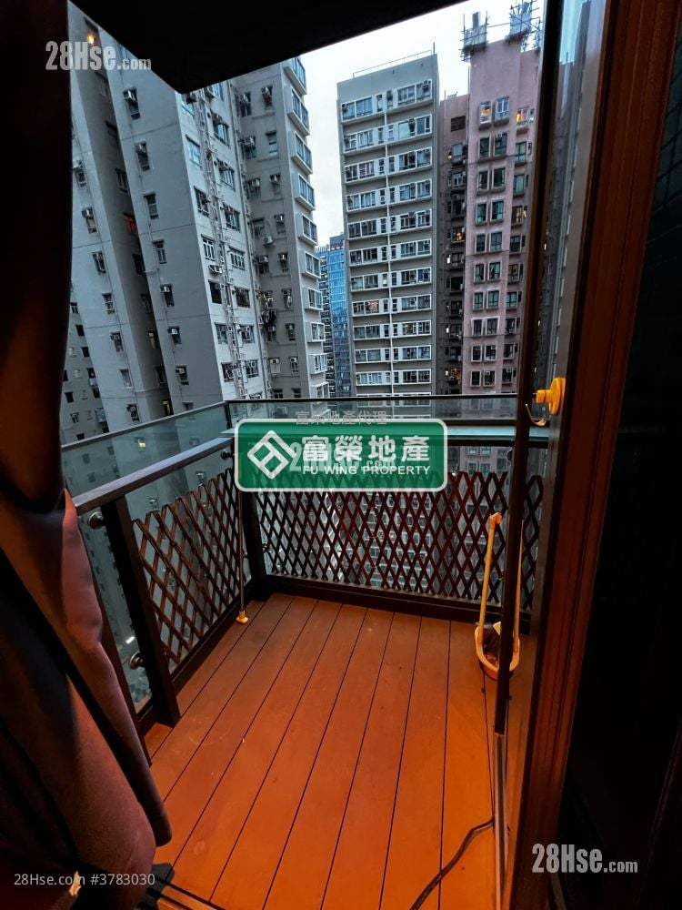 Seven Victory Avenue Rental Studio , 1 Bathroom 180 ft²