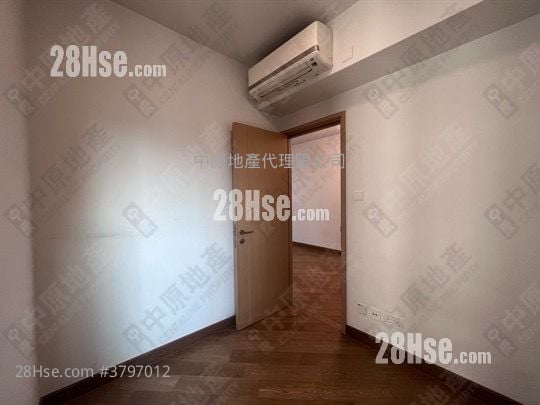 Parc City Rental 2 Bedrooms , 1 Bathroom 533 ft²