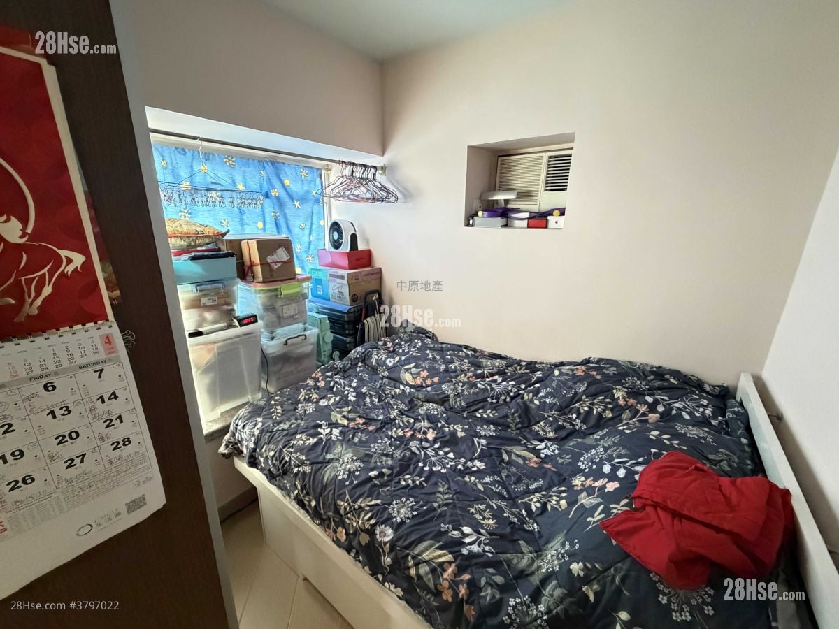 Kingswood Villas Sell 2 Bedrooms , 1 Bathroom 446 ft²