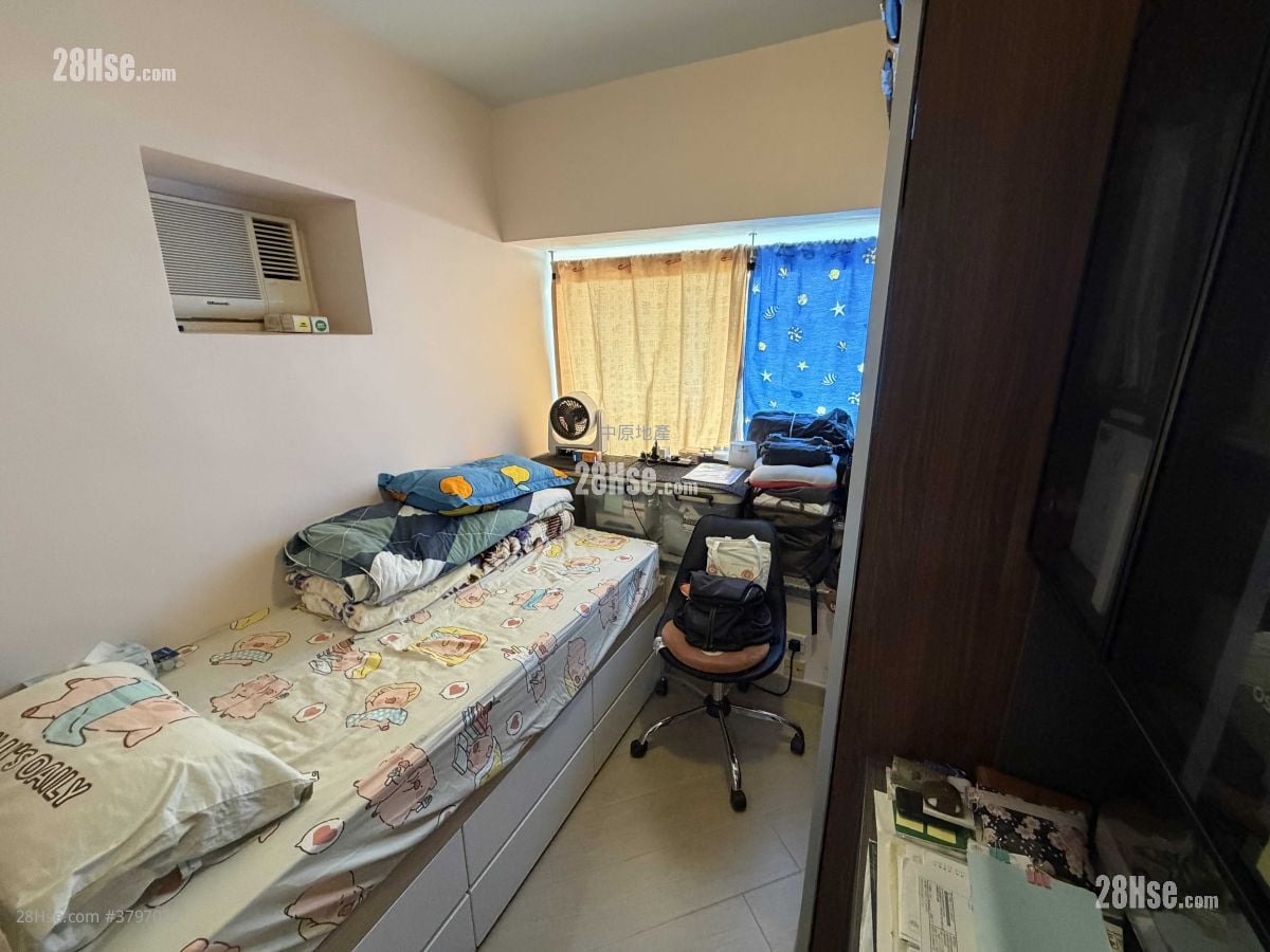 Kingswood Villas Sell 2 Bedrooms , 1 Bathroom 446 ft²