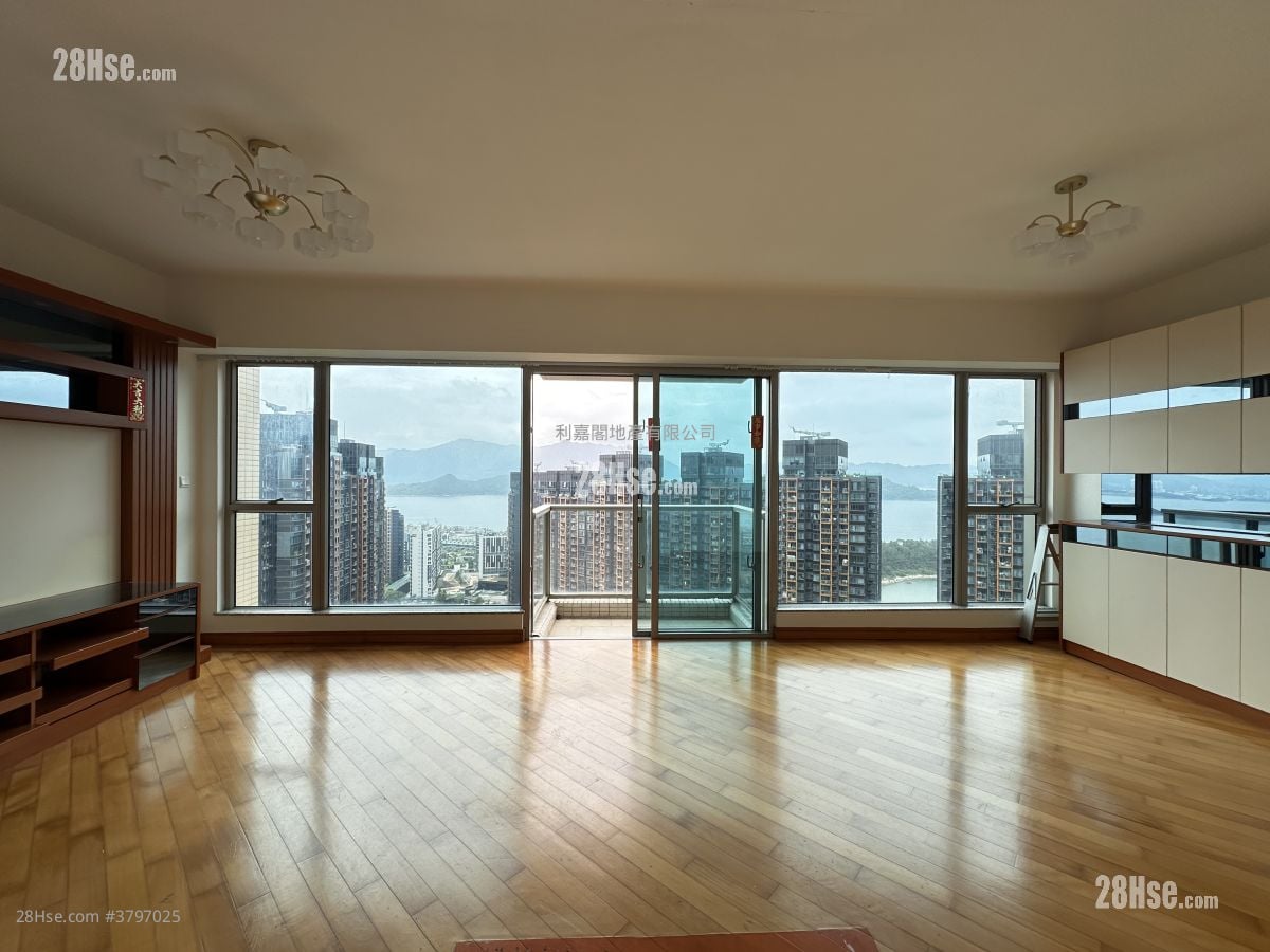 银湖天峰 售盘 3 房 1,051 平方尺