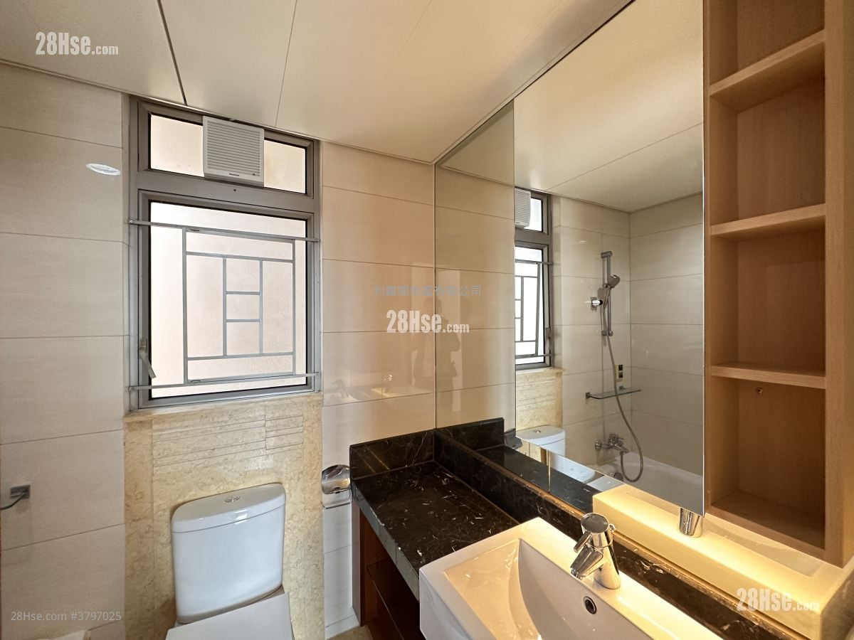 银湖天峰 售盘 3 房 1,051 平方尺