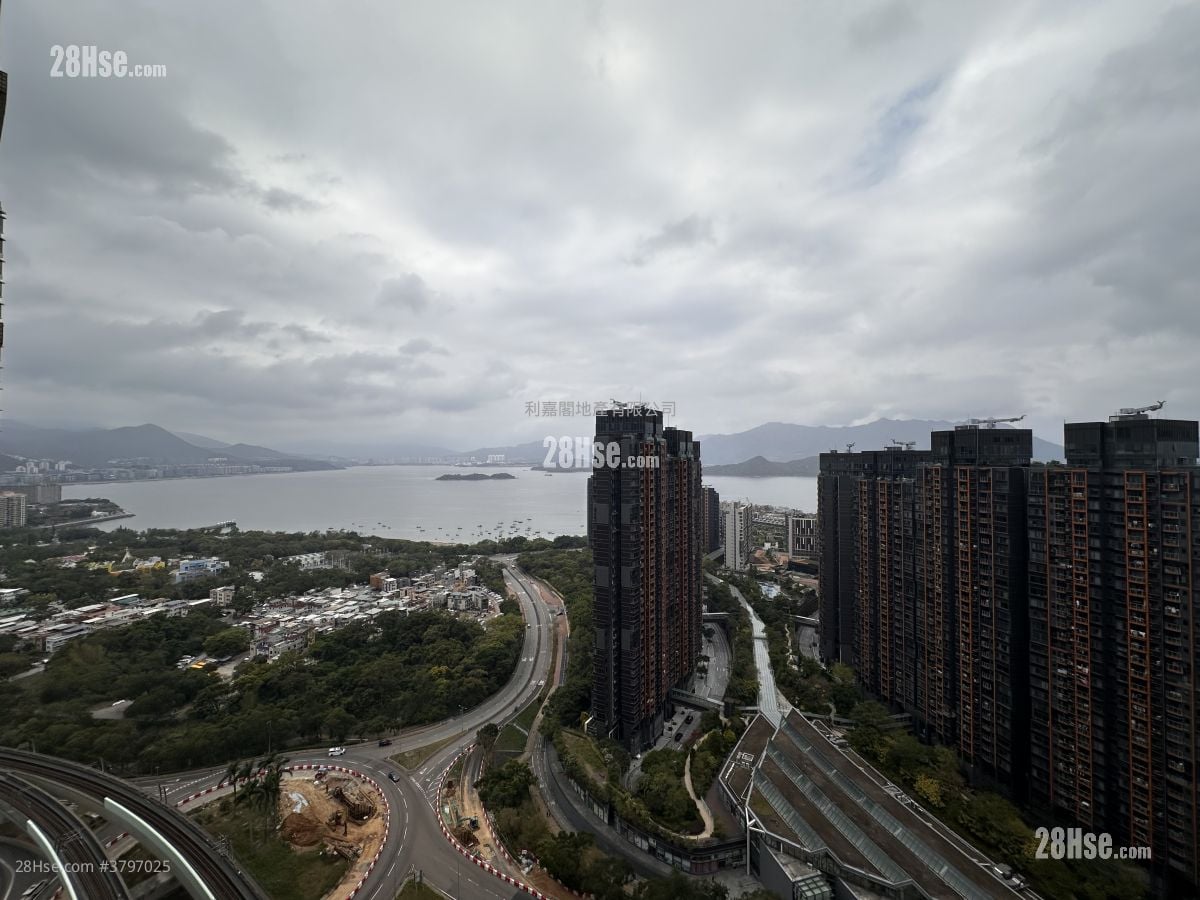 银湖天峰 售盘 3 房 1,051 平方尺