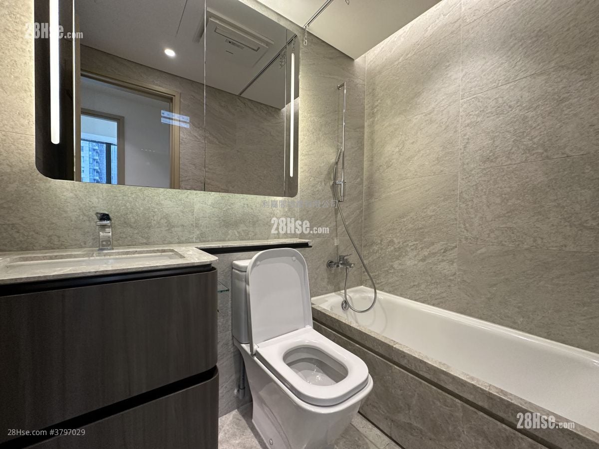 The Arles Rental 2 Bedrooms , 1 Bathroom 462 ft²