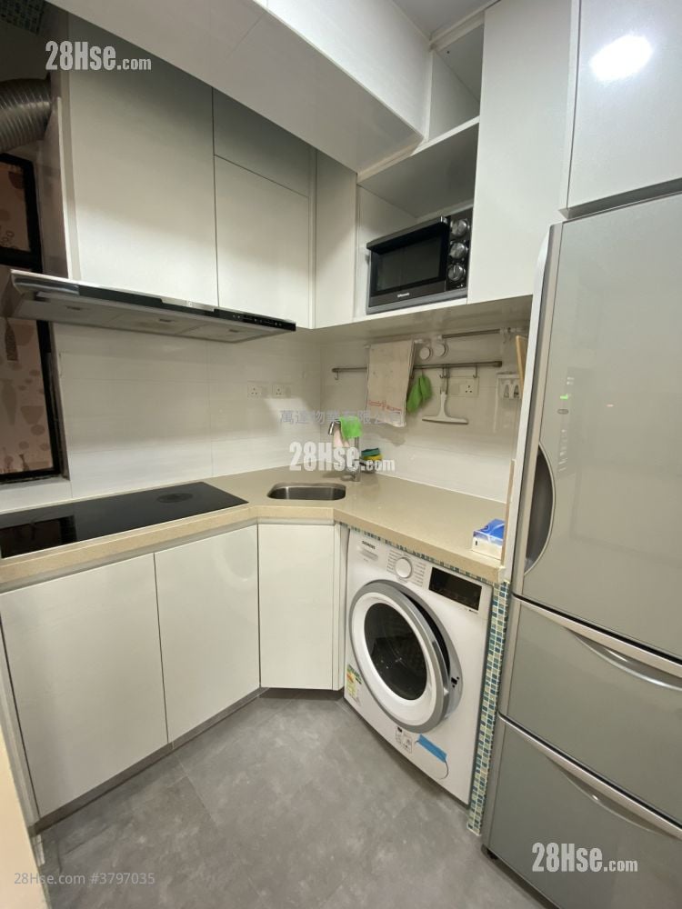 Sunshine City Rental 3 Bedrooms , 2 Bathrooms 551 ft²