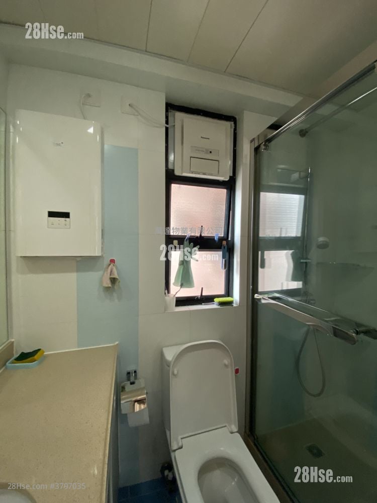 Sunshine City Rental 3 Bedrooms , 2 Bathrooms 551 ft²