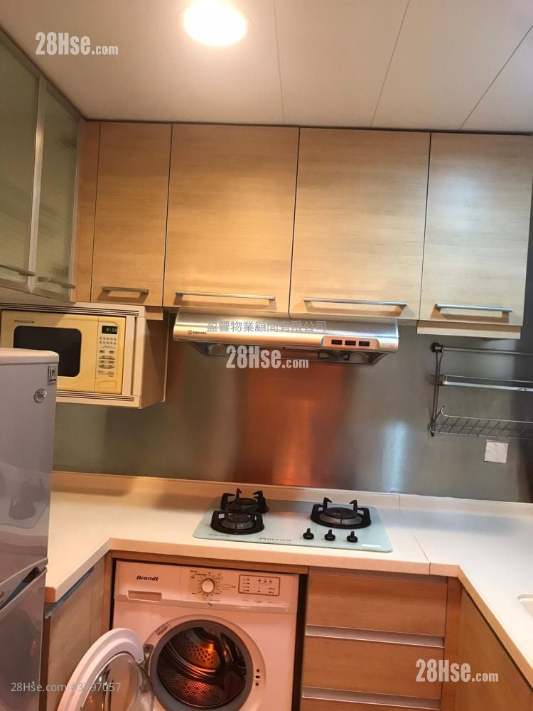 The Zenith Rental 3 Bedrooms , 2 Bathrooms 644 ft²