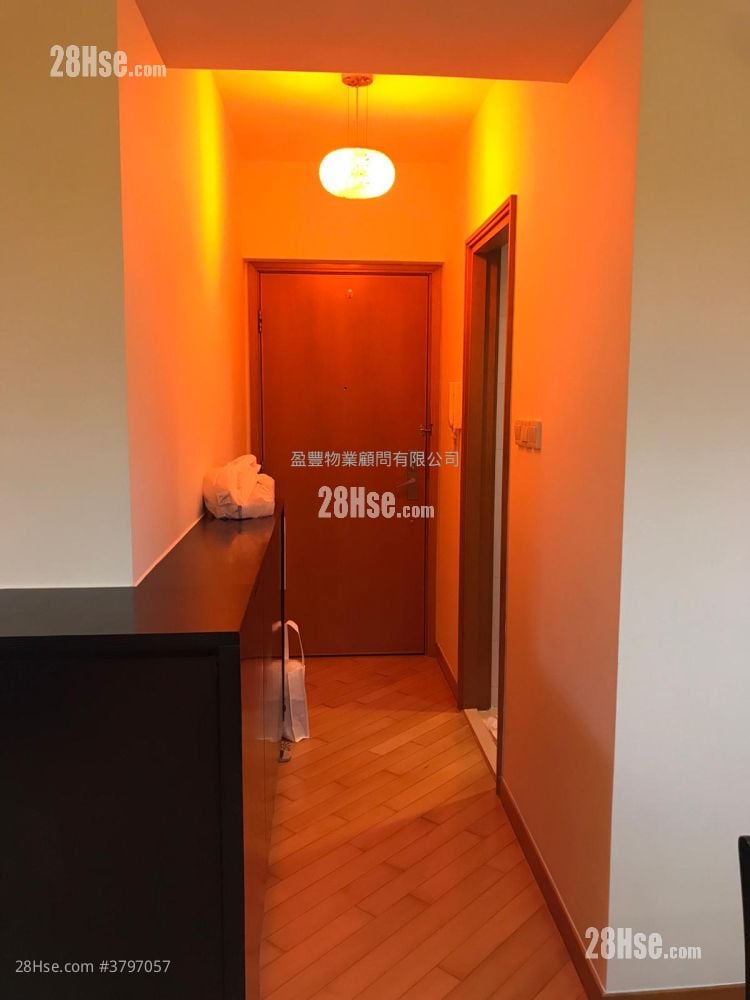 The Zenith Rental 3 Bedrooms , 2 Bathrooms 644 ft²