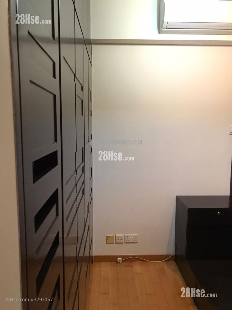 The Zenith Rental 3 Bedrooms , 2 Bathrooms 644 ft²