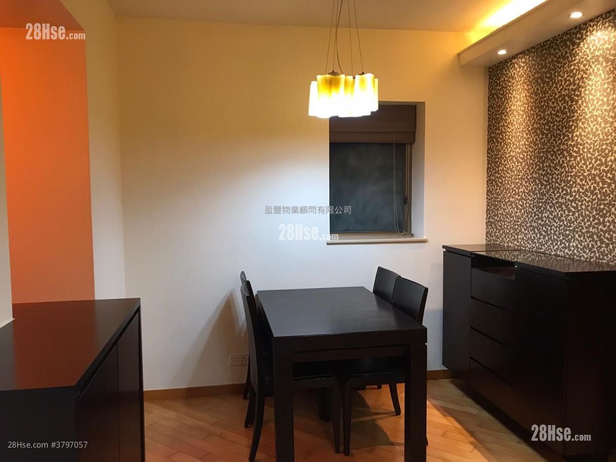 The Zenith Rental 3 Bedrooms , 2 Bathrooms 644 ft²