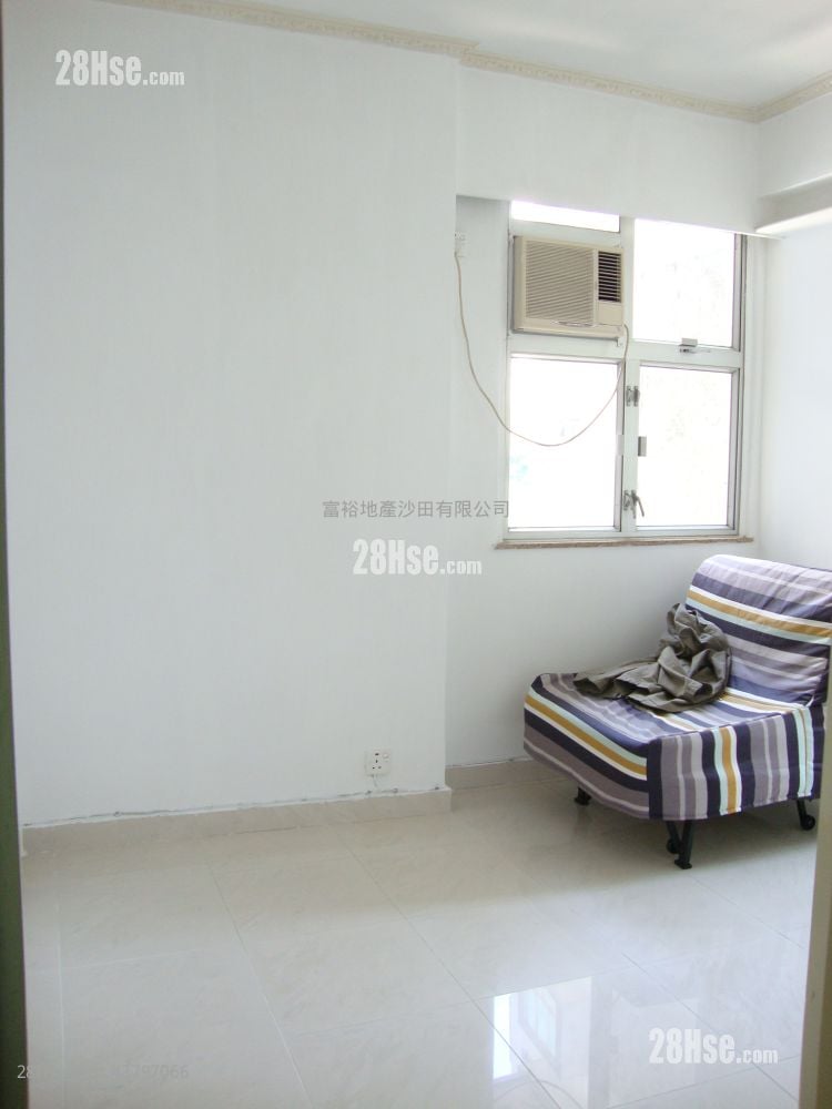 Golden Lion Garden Rental 2 Bedrooms , 1 Bathroom 260 ft²