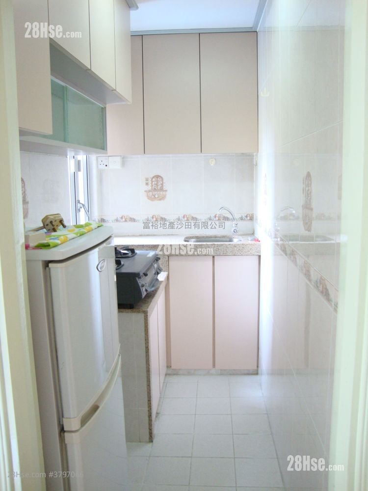Golden Lion Garden Rental 2 Bedrooms , 1 Bathroom 260 ft²