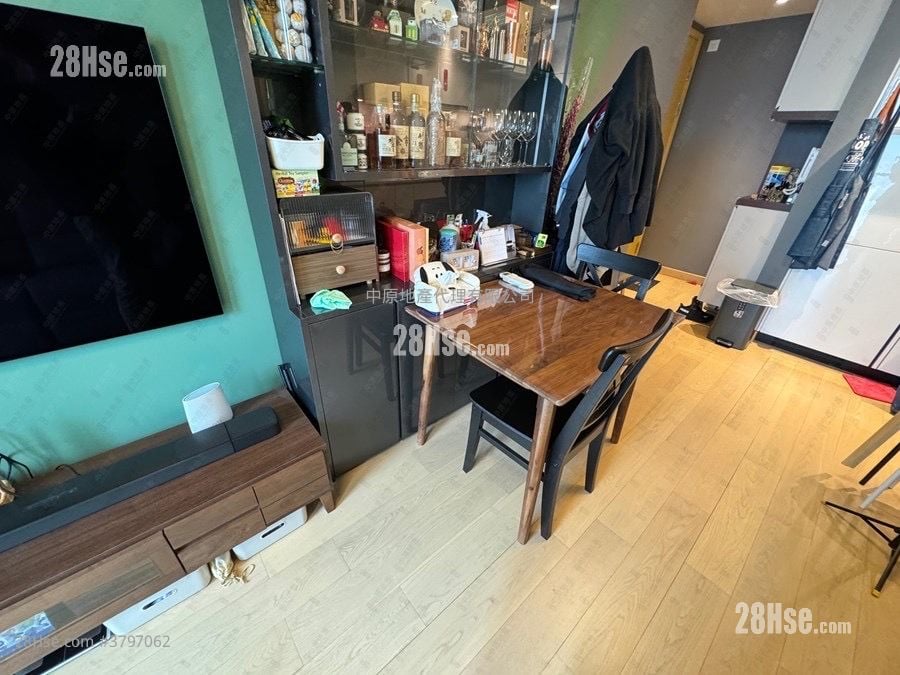 Marini Sell 2 Bedrooms 495 ft²