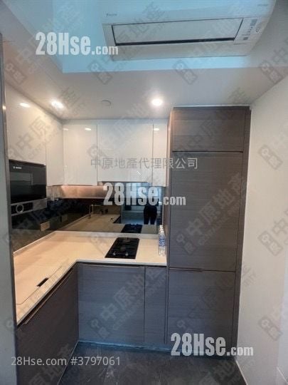 Aurora Rental 289 ft²