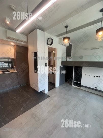 Aurora Rental 289 ft²