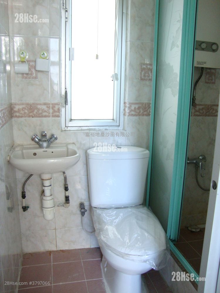 Golden Lion Garden Rental 2 Bedrooms , 1 Bathroom 260 ft²