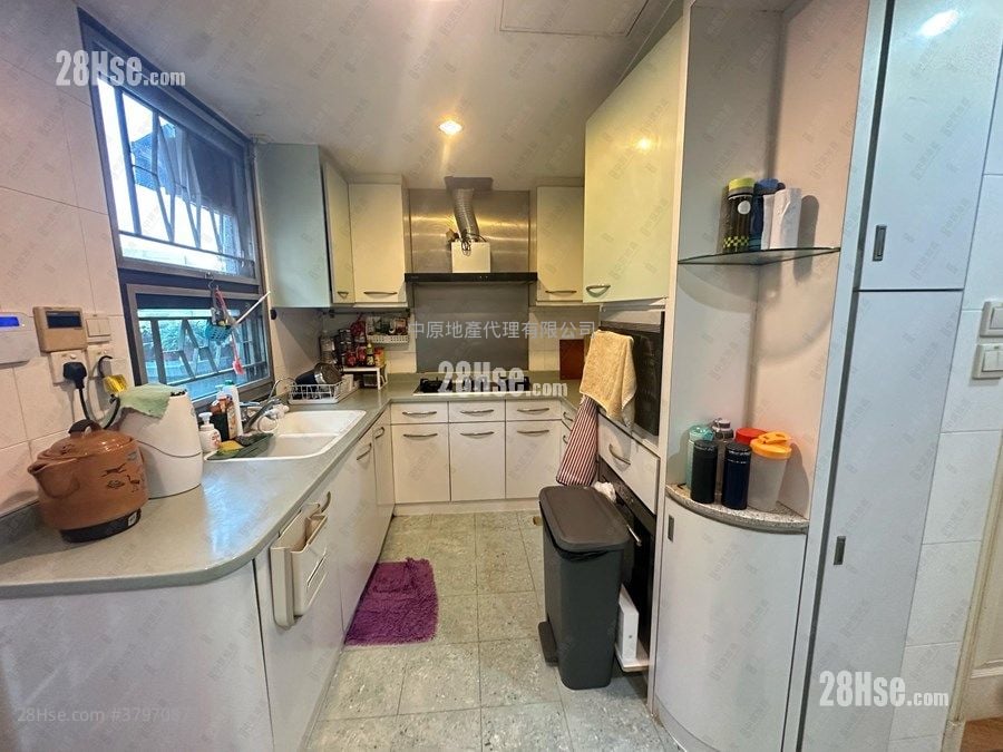 Tycoon Place Sell 3 Bedrooms 2,447 ft²