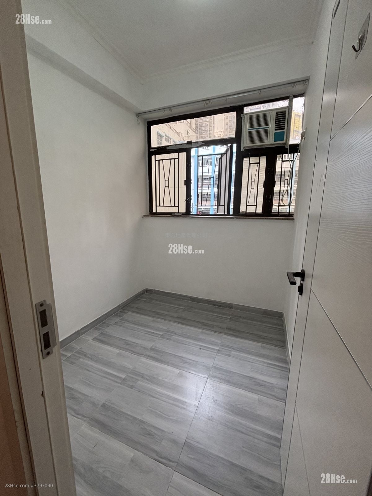 Chinese Mansion Rental 2 Bedrooms , 1 Bathroom 180 ft²