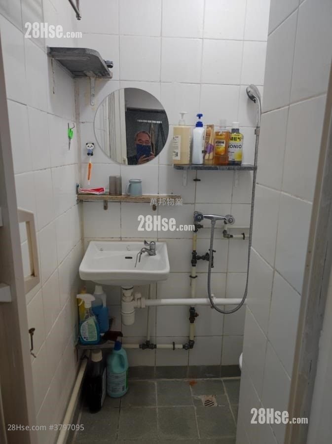 Wan Tau Tong Estate Sell Studio 153 ft²