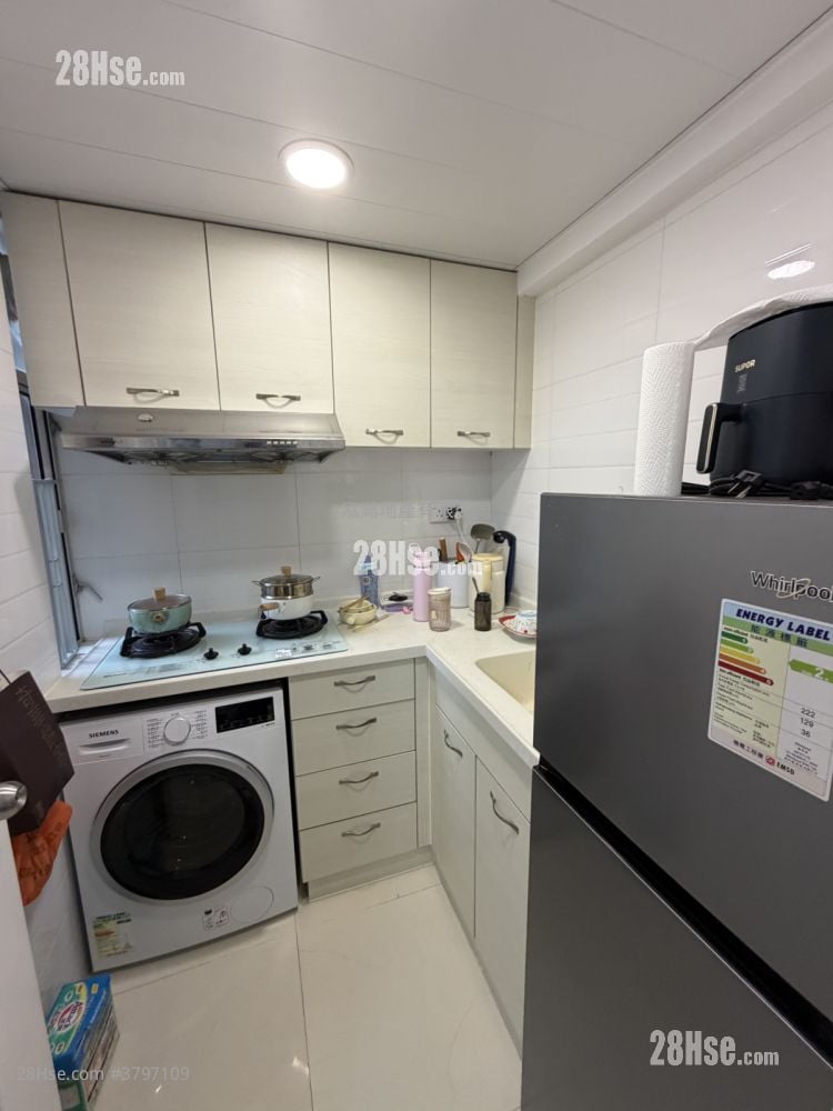 Tai Po Centre Sell 2 Bedrooms , 1 Bathroom 315 ft²