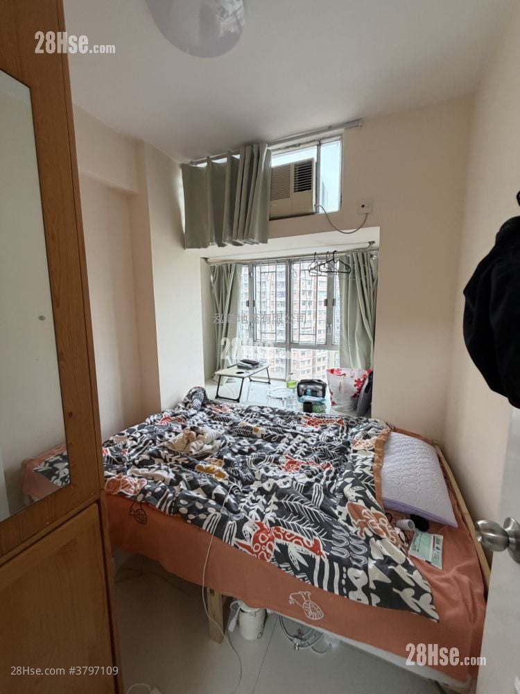 Tai Po Centre Sell 2 Bedrooms , 1 Bathroom 315 ft²