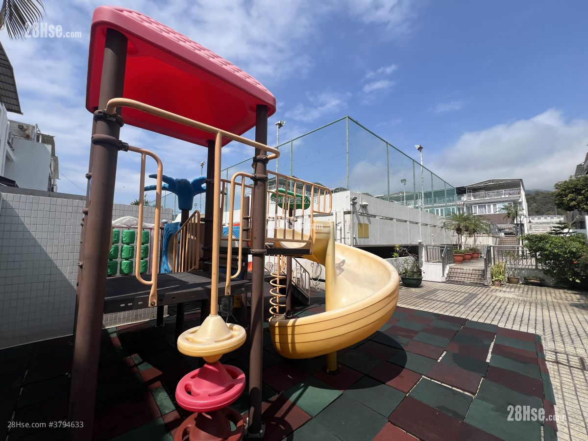 Fiona Garden Rental 4 Bedrooms , 3 Bathrooms 2,699 ft²