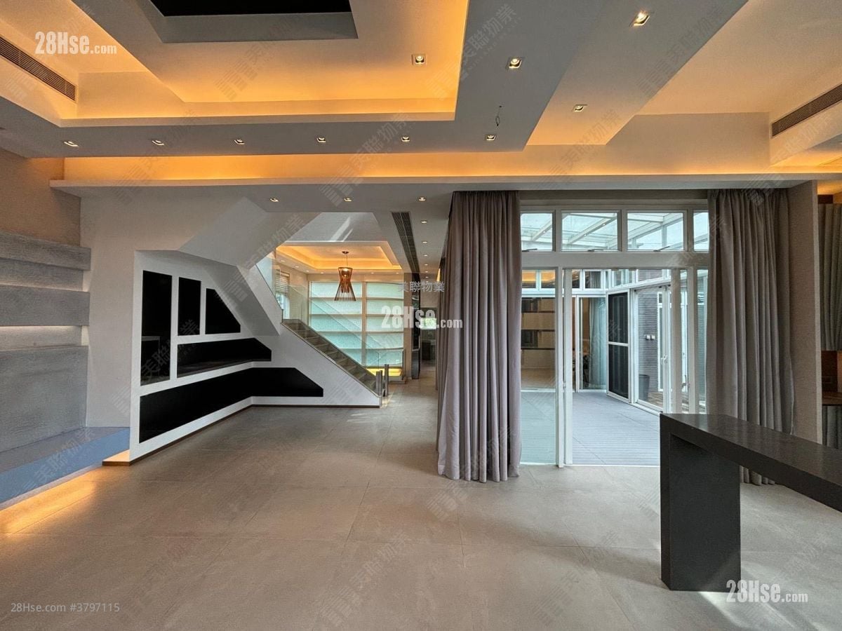 The Great Hill Sell 4 Bedrooms 3,197 ft²