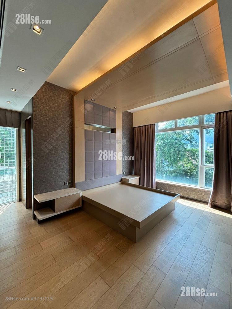 The Great Hill Sell 4 Bedrooms 3,197 ft²