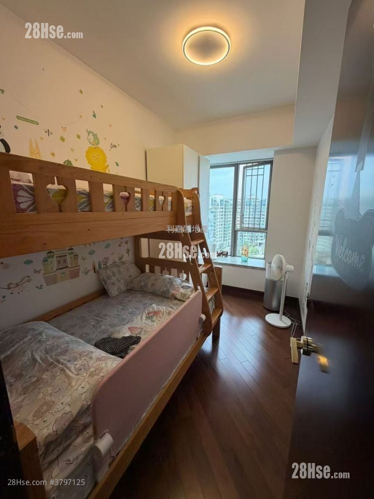 Mayfair By The Sea Sell 3 Bedrooms , 2 Bathrooms 1,080 ft²