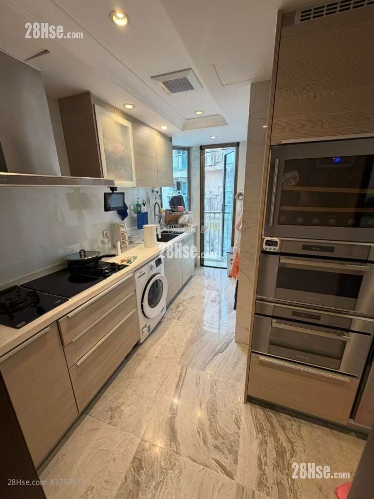 Mayfair By The Sea Sell 3 Bedrooms , 2 Bathrooms 1,080 ft²