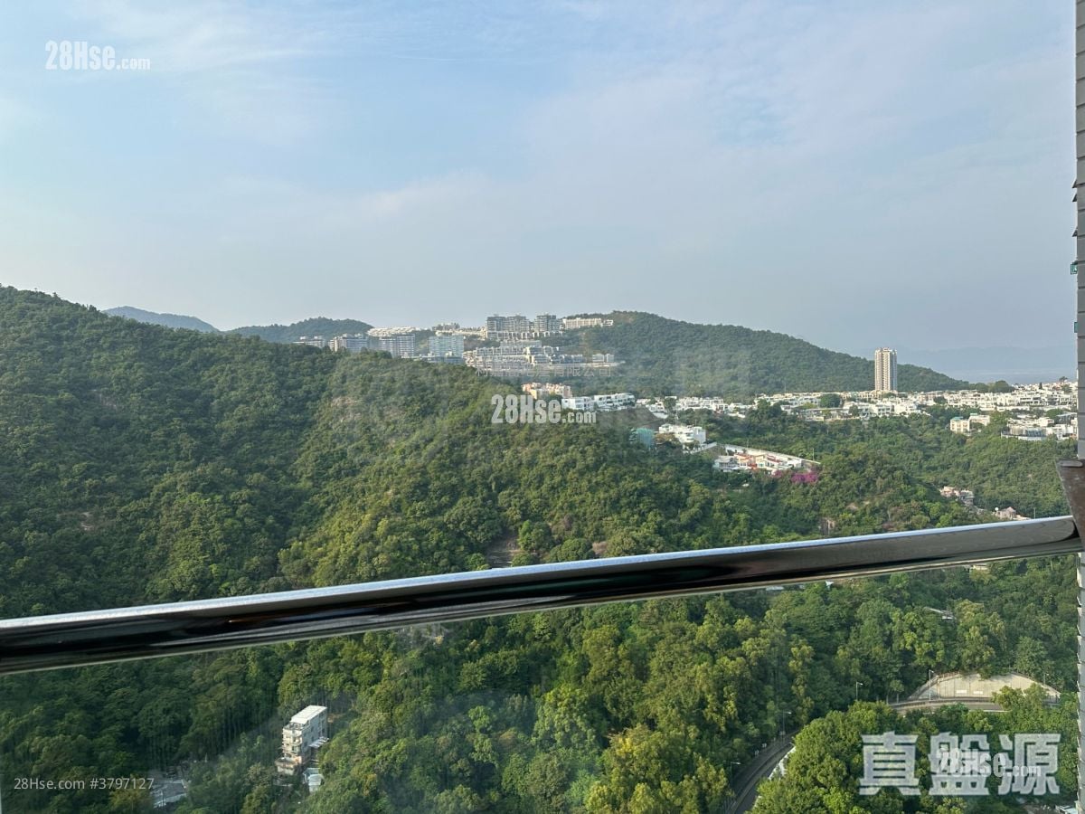 Royal Ascot Sell 3 Bedrooms , 2 Bathrooms 974 ft²