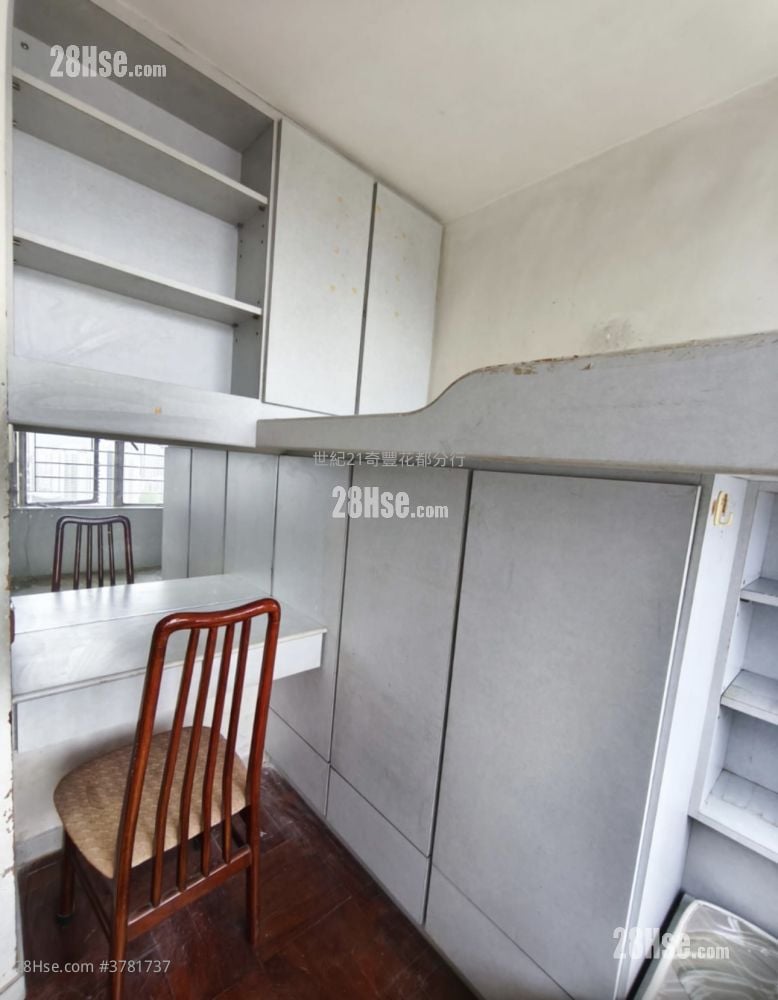 Yat Nga Court Sell 2 Bedrooms , 1 Bathroom 376 ft²