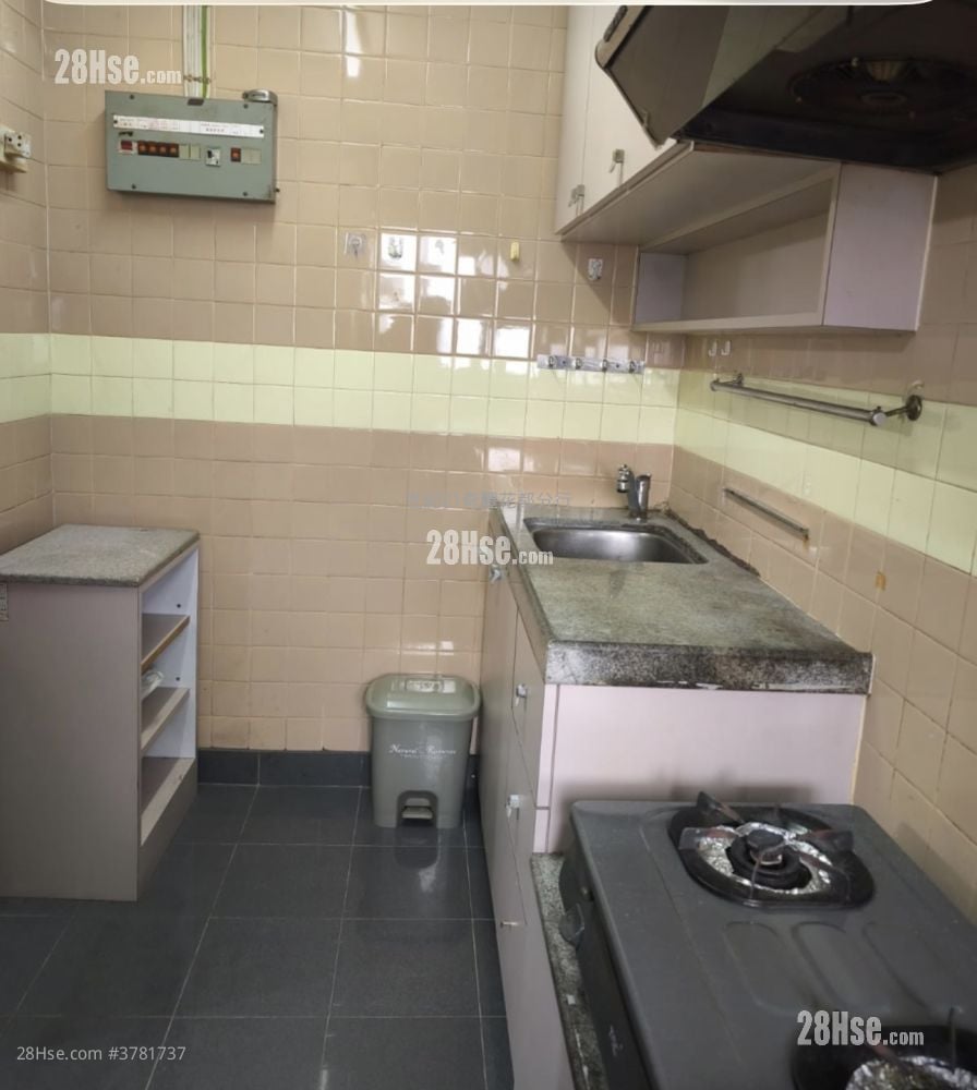 Yat Nga Court Sell 2 Bedrooms , 1 Bathroom 376 ft²