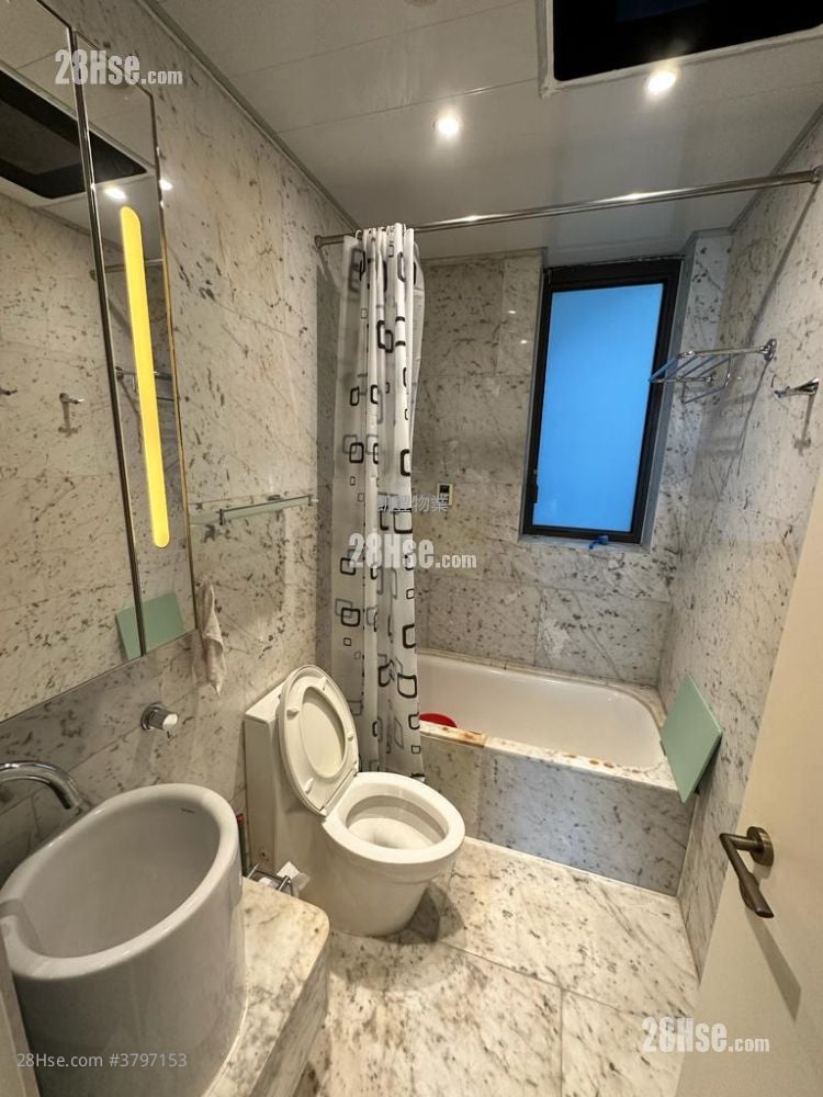 The Gloucester Sell 2 Bedrooms , 1 Bathroom 659 ft²