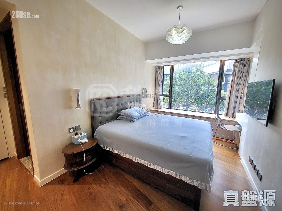 Parc Inverness Sell 4 Bedrooms , 3 Bathrooms 1,514 ft²