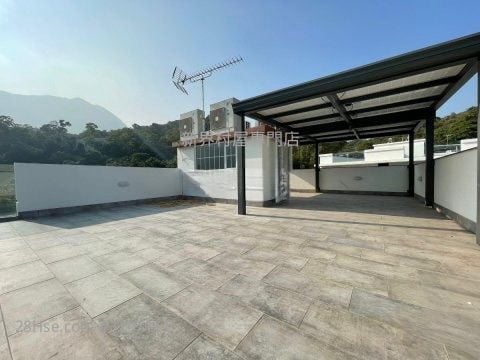 村屋 售盘 3 房 , 4 浴室 2,100 平方尺