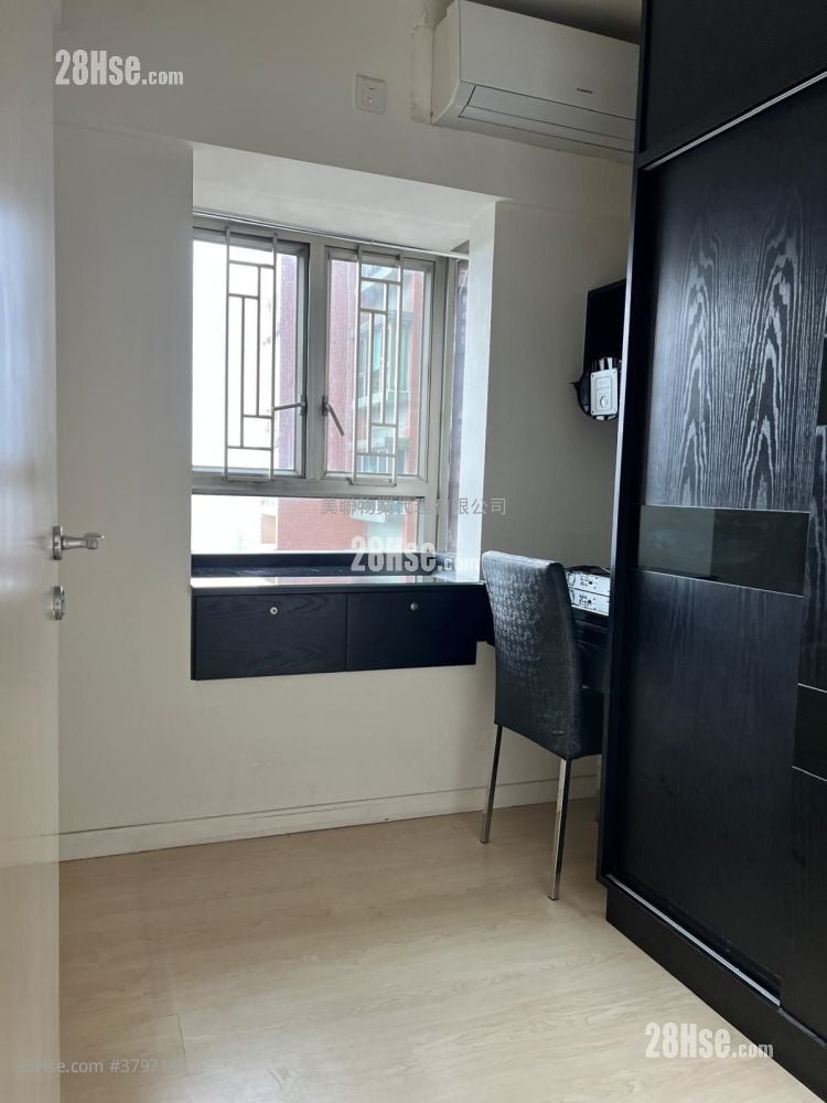 Park Central Rental 3 Bedrooms , 1 Bathroom 547 ft²