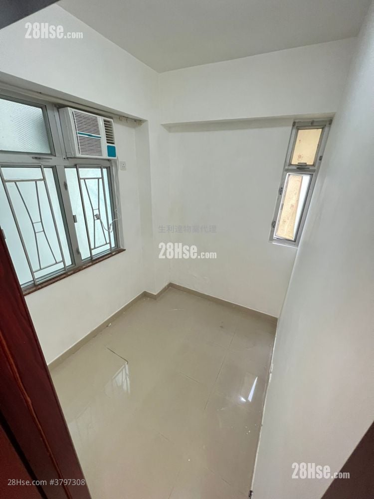 Kiu Wing Building Sell 2 Bedrooms , 1 Bathroom 228 ft²
