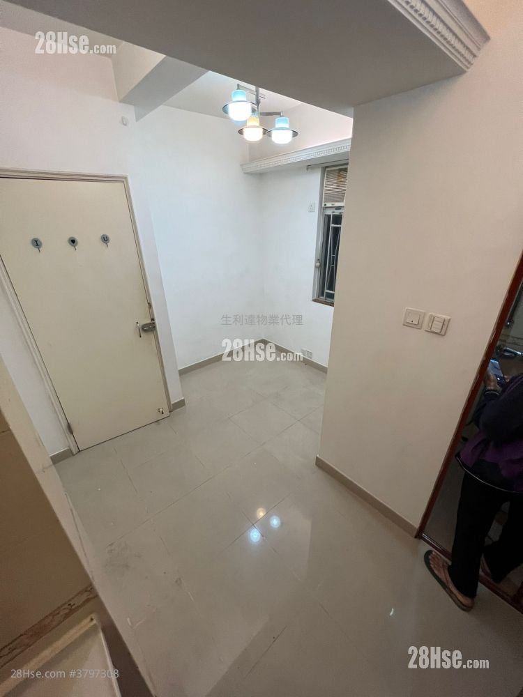 Kiu Wing Building Sell 2 Bedrooms , 1 Bathroom 228 ft²