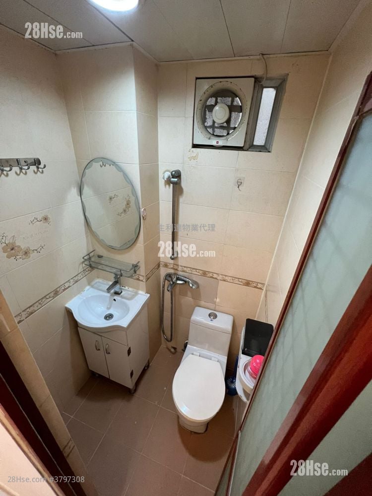 Kiu Wing Building Sell 2 Bedrooms , 1 Bathroom 228 ft²