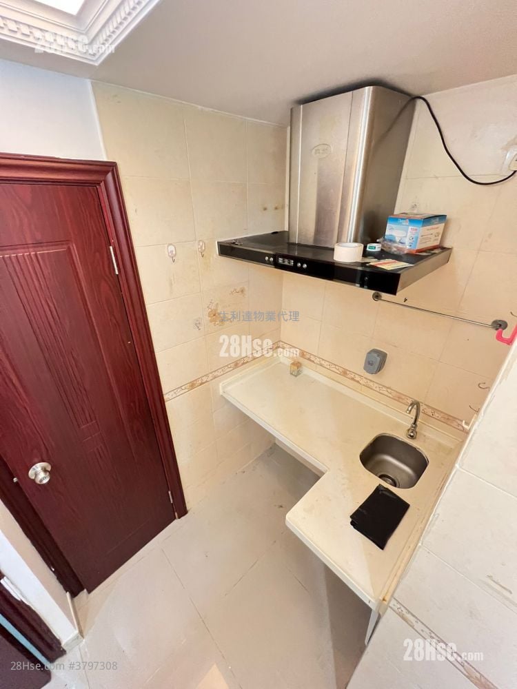 Kiu Wing Building Sell 2 Bedrooms , 1 Bathroom 228 ft²