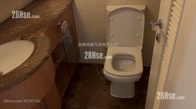 Park Central Rental 3 Bedrooms , 1 Bathroom 547 ft²