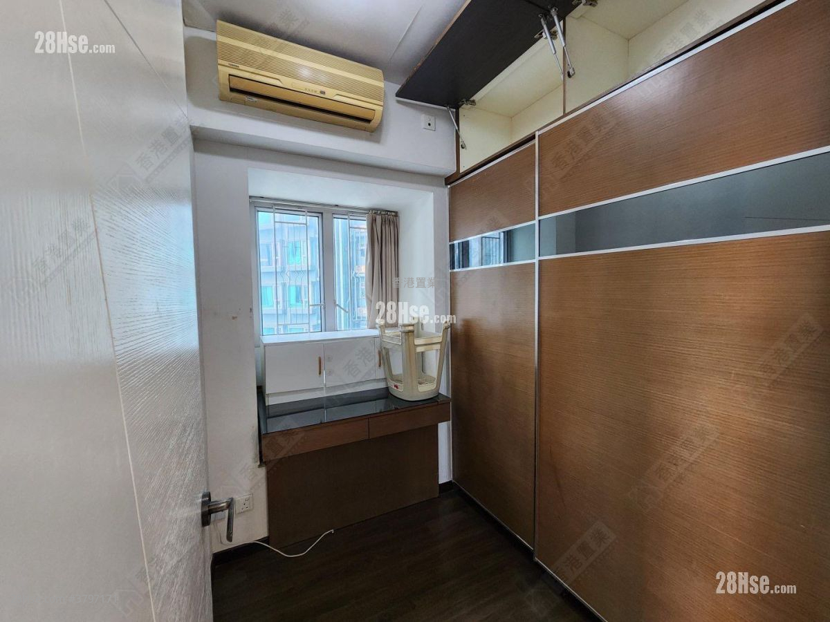 Banyan Garden Rental 2 Bedrooms , 1 Bathroom 468 ft²